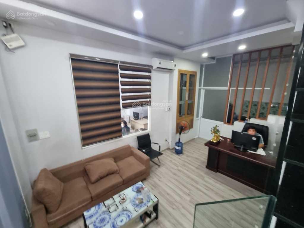 Nhà Trịnh Hoài Đức, ngay Vincom Plaza, ô tô tận cửa, 2T, ngang 6m, 75m2, nhỉnh 6 tỷ - Ảnh 1